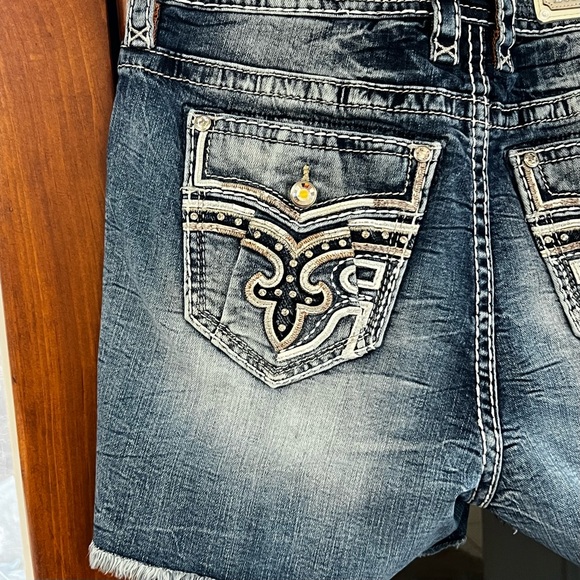 ROCK REVIVAL: “Ferry” Easy Shorts - Picture 3 of 9